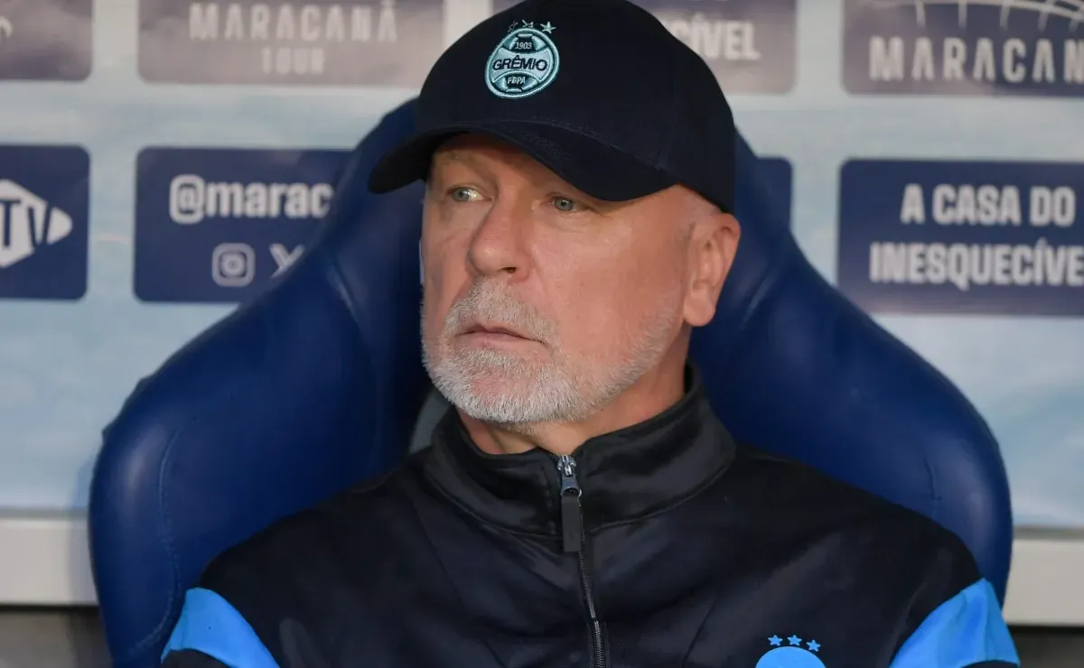 Após Flamengo x Grêmio, Mano Menezes 'desmerece' goleada rubro-negra contra o Vitória: "Exceção"
