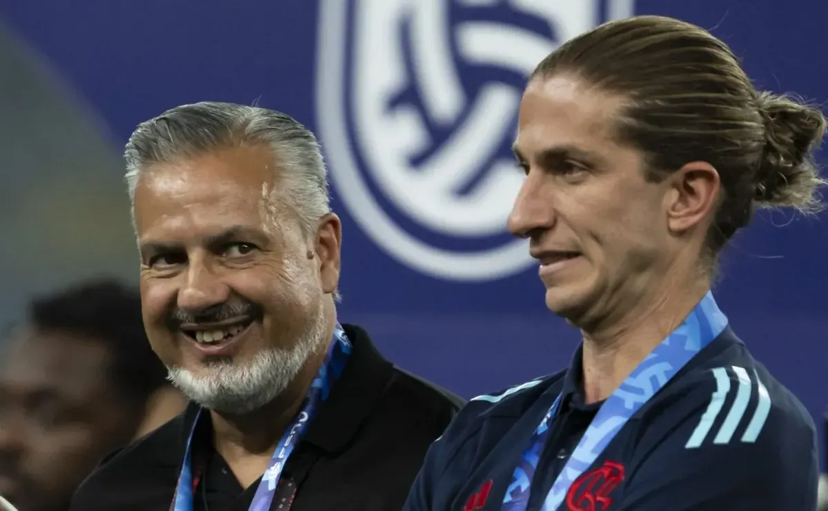 Após proposta do Fenerbahçe, Flamengo toma decisão sobre permanência de Filipe Luís