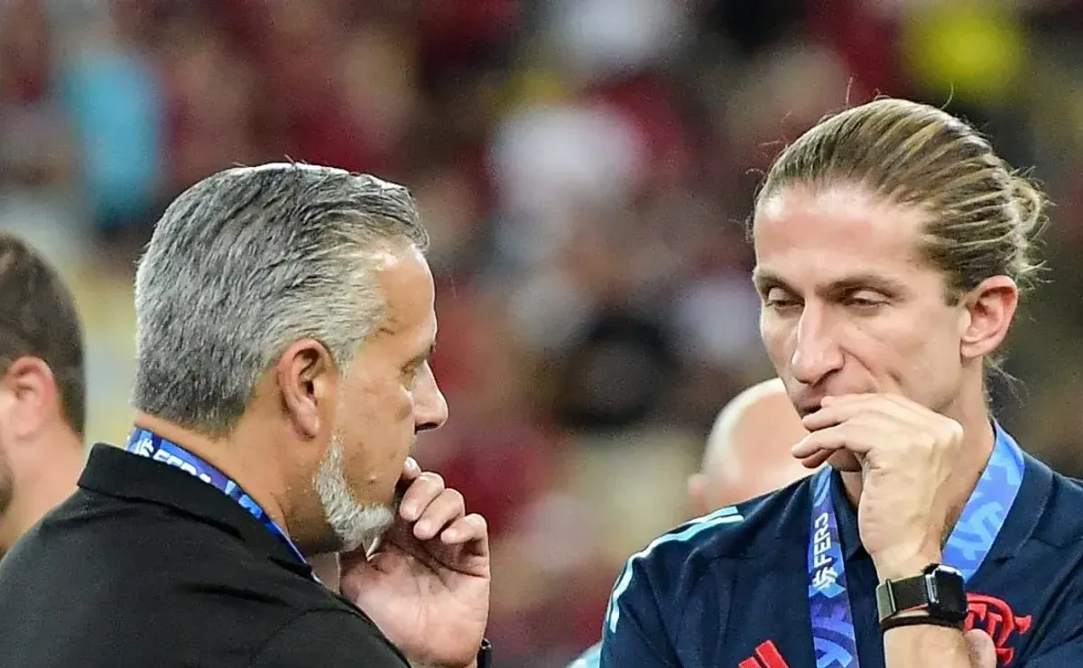 Boto toma decisão no Flamengo sobre renovação com Filipe Luís após 1ª oferta recusada