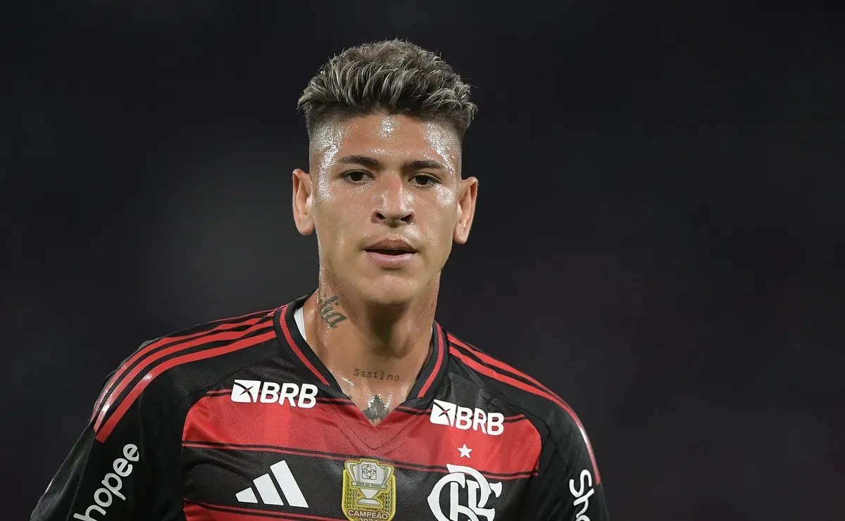 Carrascal marca primeiro gol pelo Flamengo no clássico contra o Vasco