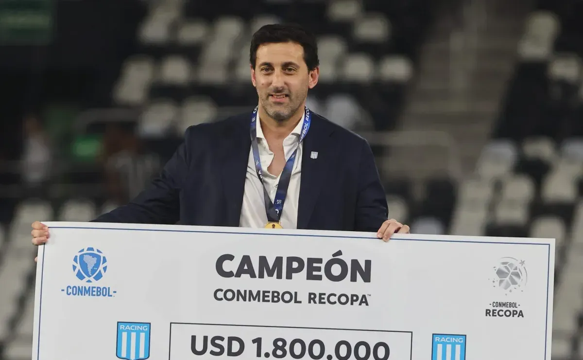 Diego Milito, do Racing, é questionado sobre o Flamengo e manda resposta na lata