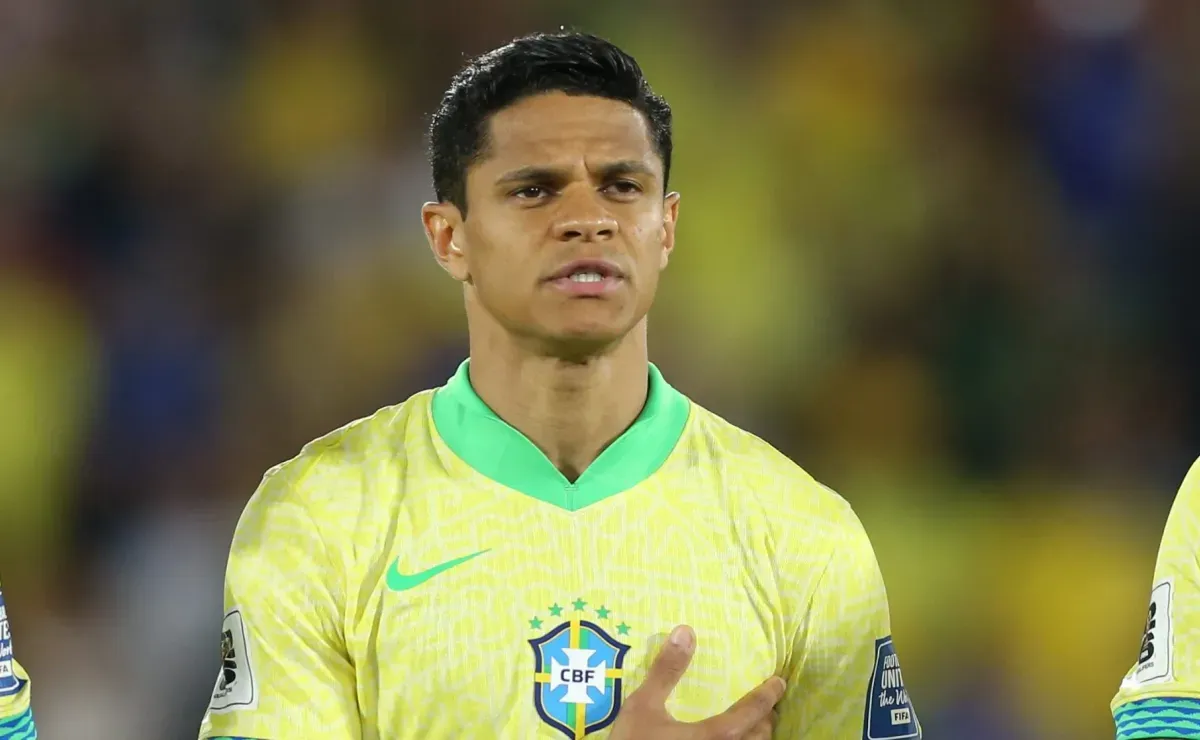 Douglas Santos, do Zenit, revela se Gerson está feliz fora do Fla