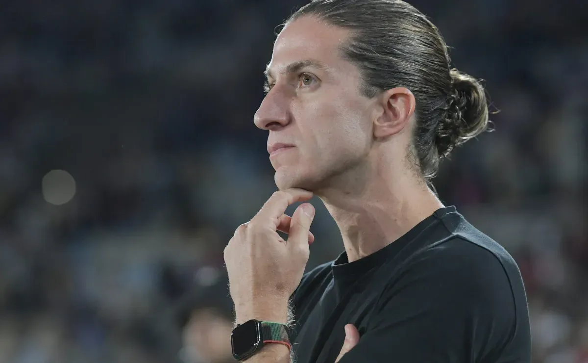 Esse foi o valor oferecido ao Flamengo para liberação de Filipe Luís