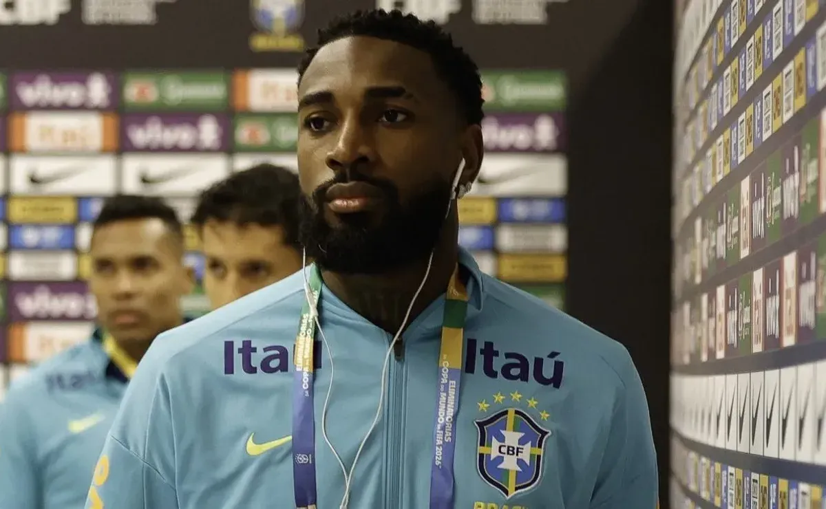 Ex-Flamengo, Gerson toma atitude após recado de Ancelotti e ausência da Seleção