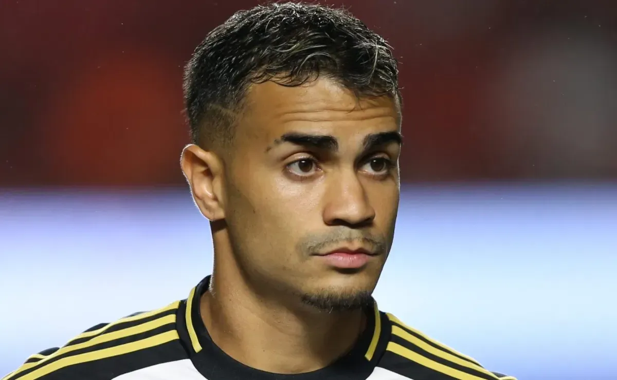 Ex-Flamengo, Reinier faz o "chororô" em jogo do Botafogo