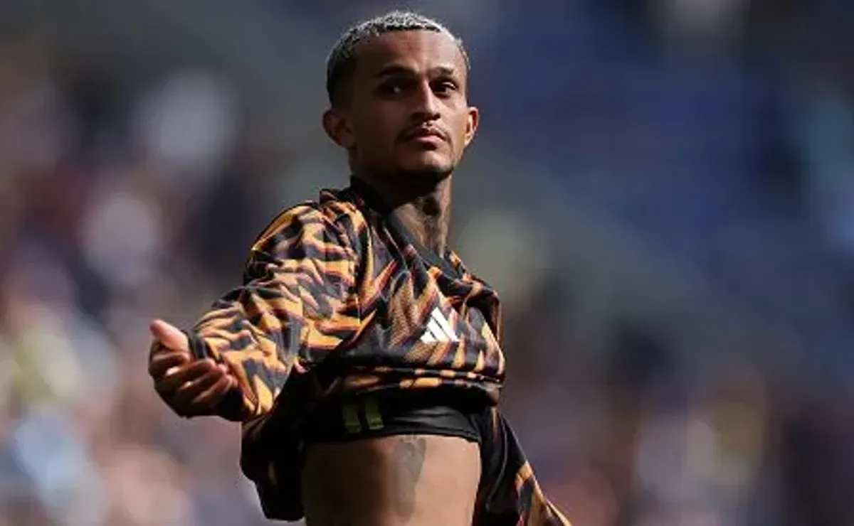 Ex-Flamengo, Wesley deixa Gerson para trás e vive novo momento neste domingo