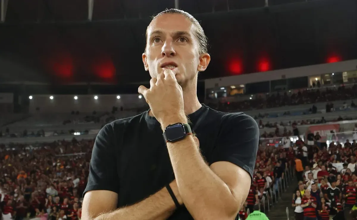 Filipe Luís escolhe ex-empresário de CR7 e toma decisão sobre renovação com Flamengo