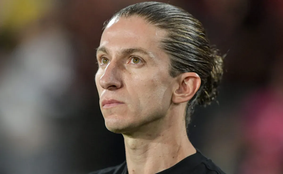 Filipe Luís fica mais perto de renovar com o Flamengo até 2026