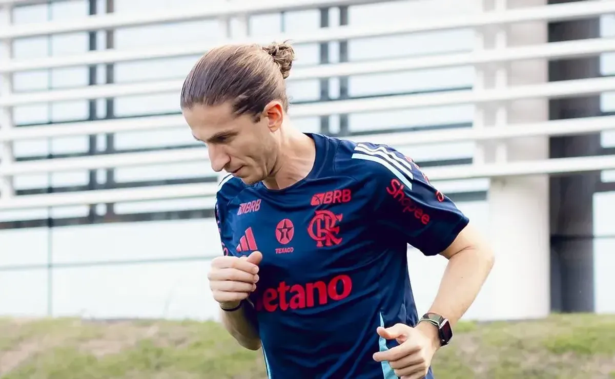 Filipe Luís muda de ideia e está decidido a barrar titular no jogo de hoje