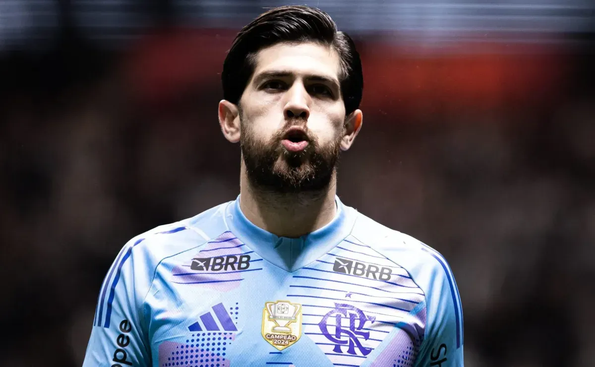 Flamengo aprova chegada de goleiro de peso para concorrer com Rossi