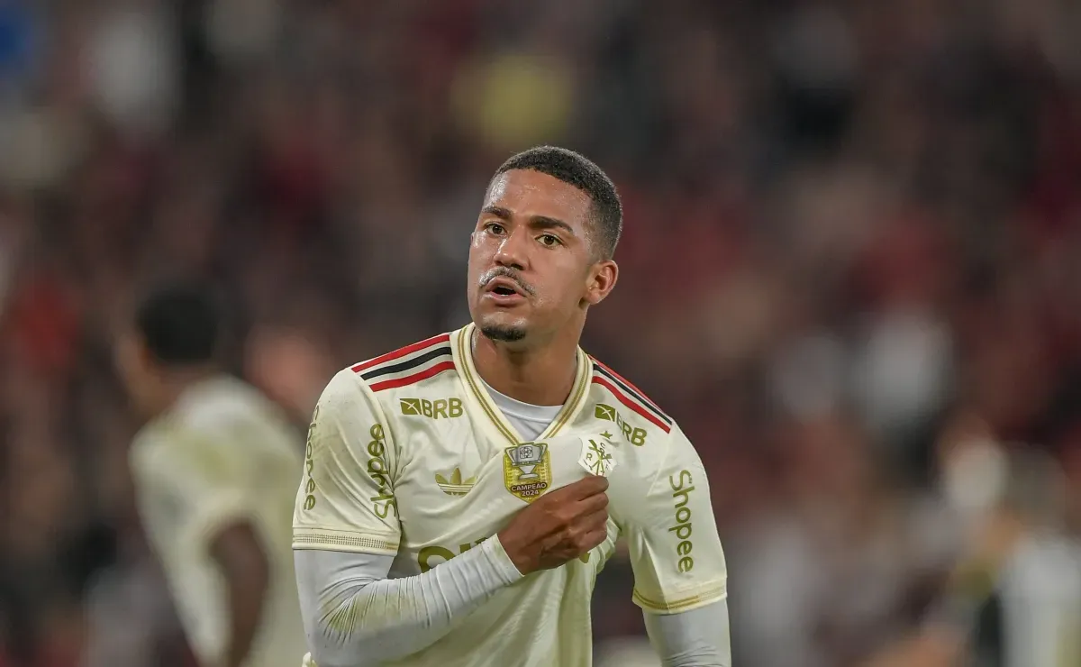 Flamengo monta elenco milionário sem gastar mais do que arrecadou