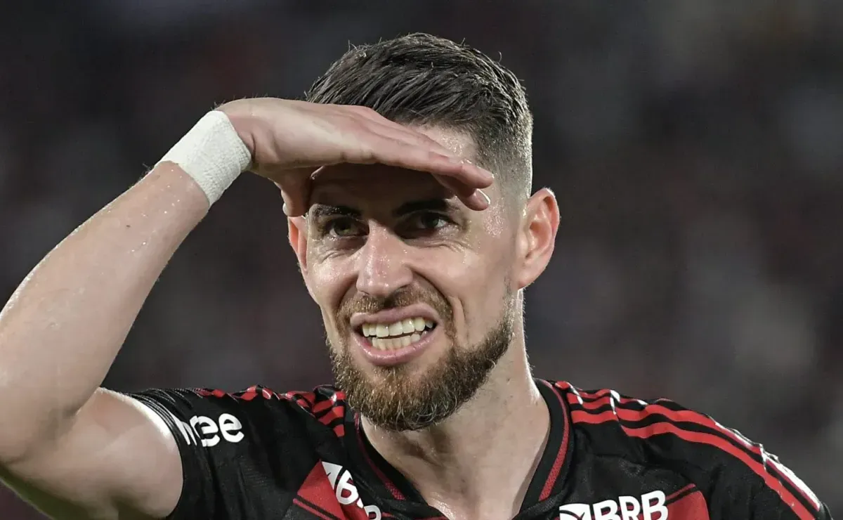 Flamengo toma decisão sobre ter Jorginho contra o Estudiantes