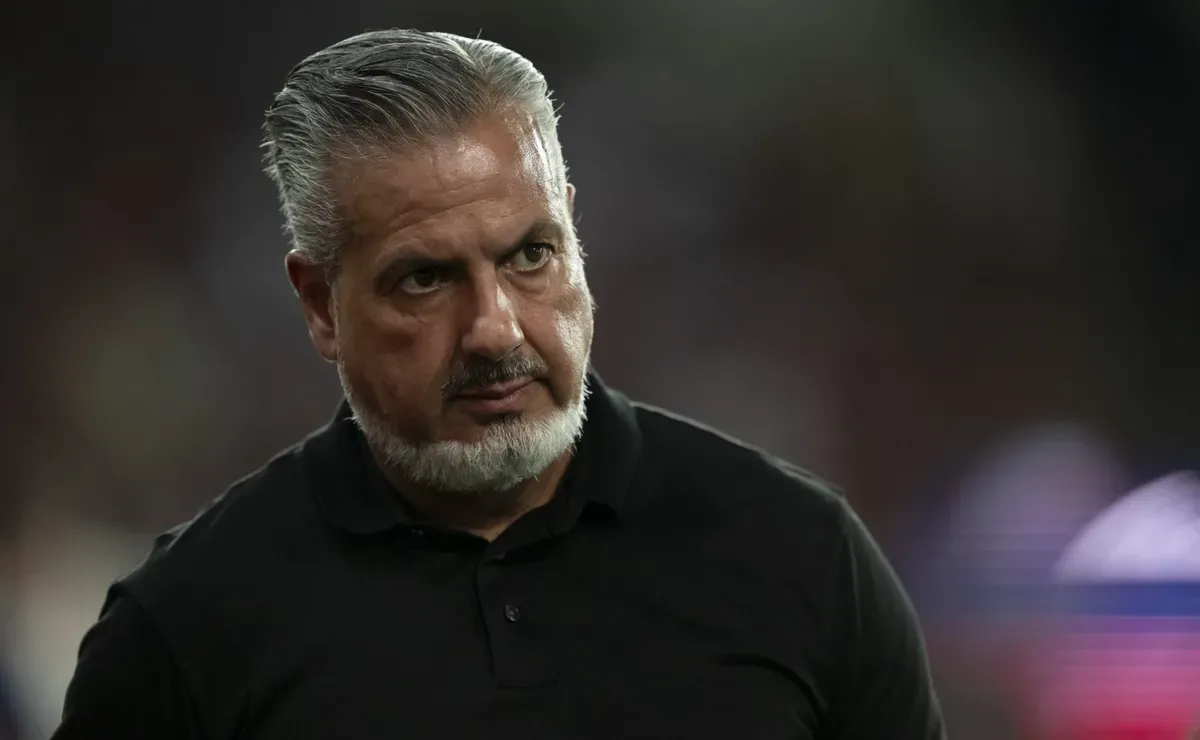 Flamengo vai assinar com craque até 2028 e salário de R$ 2 milhões