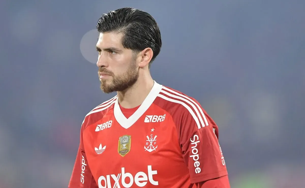 Goleiro Rossi do Flamengo se destaca com defesas em metade dos pênaltis em 2025