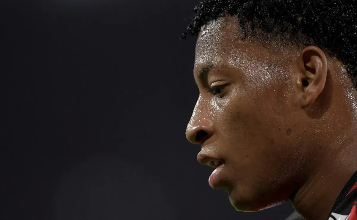 Plata surpreende em reapresentação do Flamengo e faz comunicado à diretoria; entenda