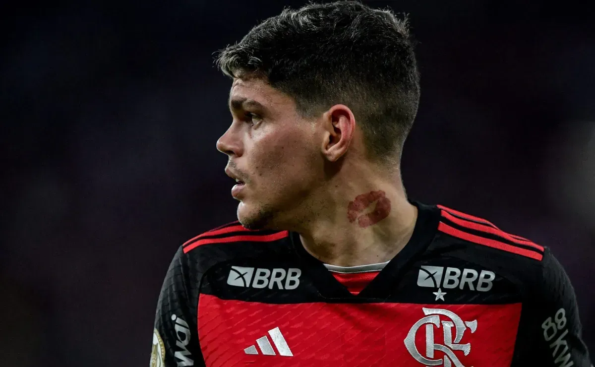 "Vilão" no Flamengo, Ayrton Lucas jogou 347 minutos pós Mundial