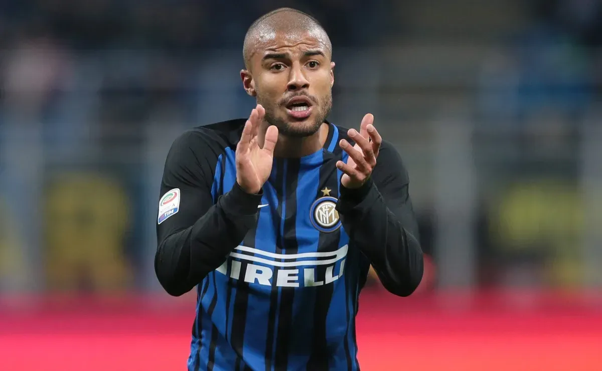 Além de Rafinha Alcântara, Flamengo avalia a contratação de um zagueiro