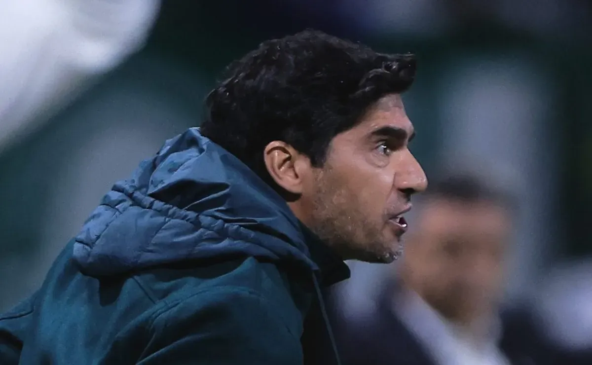 Atacante rescinde com Flamengo e assina com Palmeiras de Abel Ferreira até 2027
