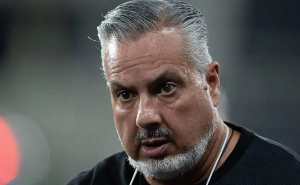 Boto critica arbitragem após pênalti ignorado em Botafogo x Flamengo