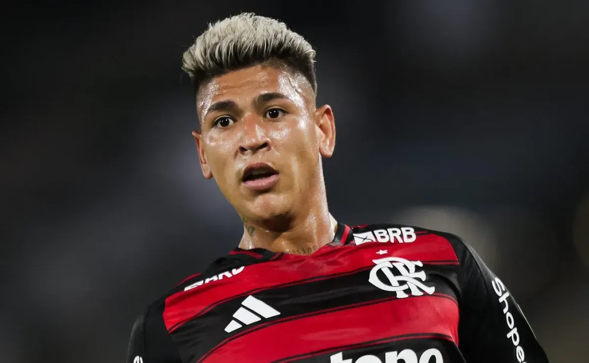 Carrascal brilha no Flamengo também fora de campo e empolga o Clube