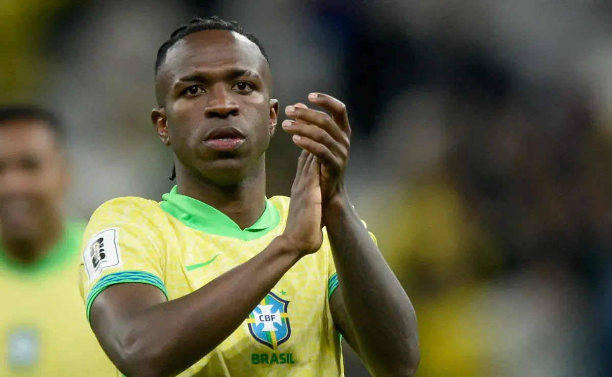 Com gol e assistência de Vini Júnior é o destaque da Seleção de Ancelotti