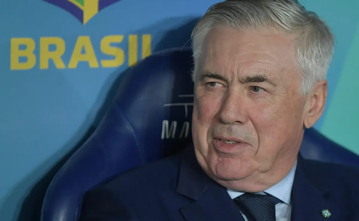 Emerson Royal disputa vaga com Varela no Flamengo e mira Seleção