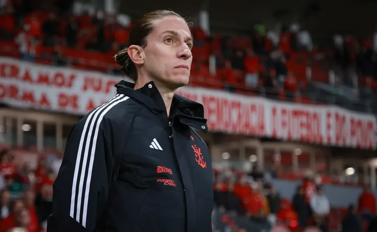 Ex-técnico do Flamengo rasga o verbo sobre trabalho de Filipe Luís