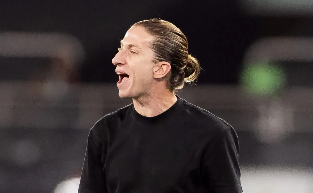 Filipe Luís e elenco do Flamengo ficam revoltados com agentes do antidoping