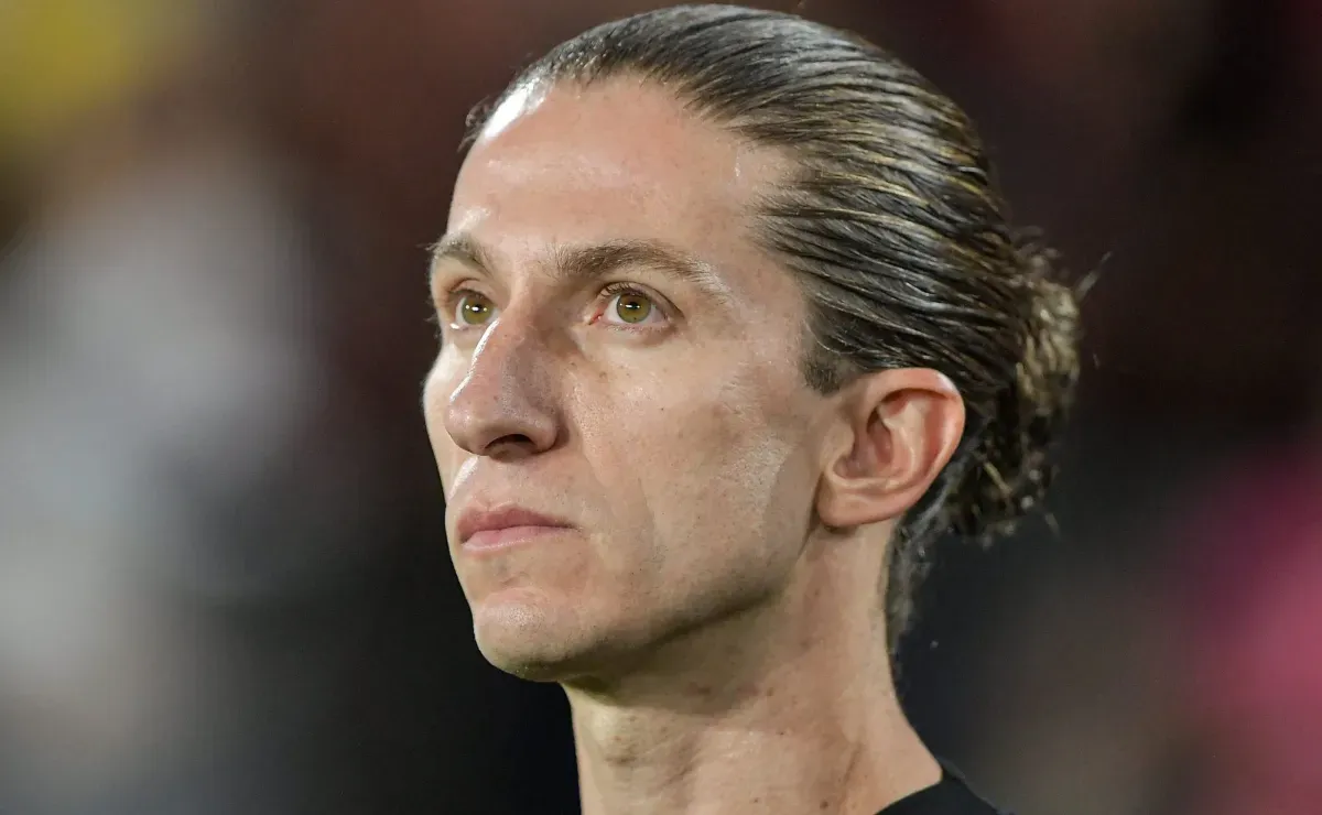 Filipe Luís explica mudança questionada em Flamengo x Palmeiras