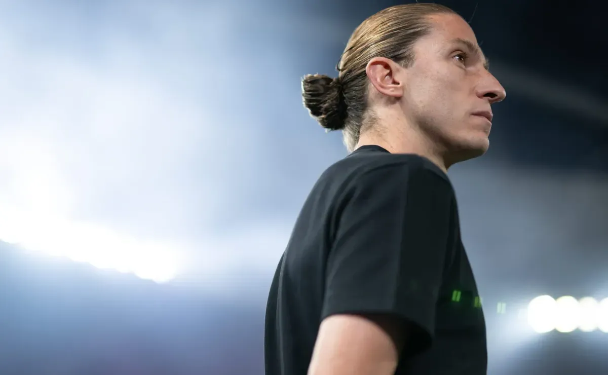 Flamengo condiciona renovação de Filipe Luís à permanência até o fim