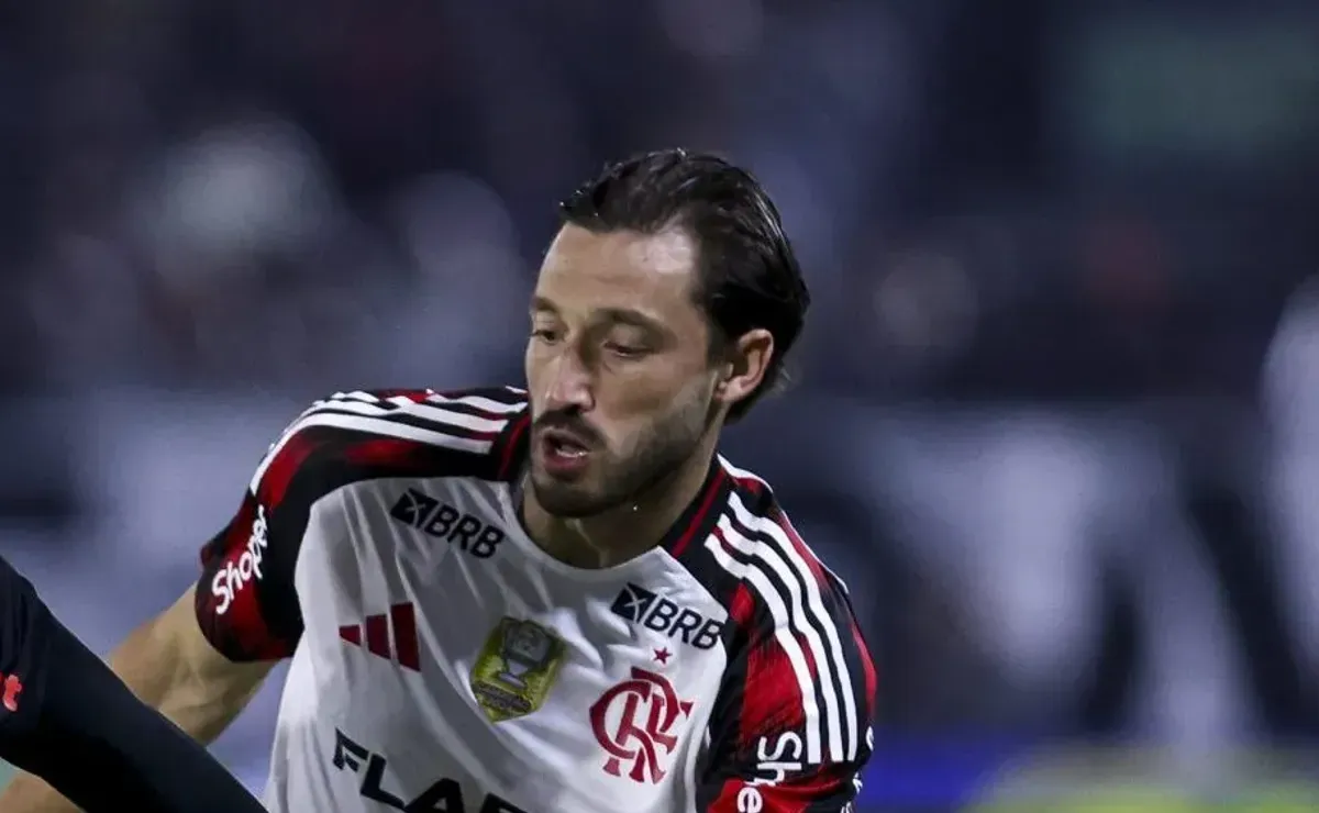 Flamengo só vai negociar Viña se receber boa proposta em janeiro