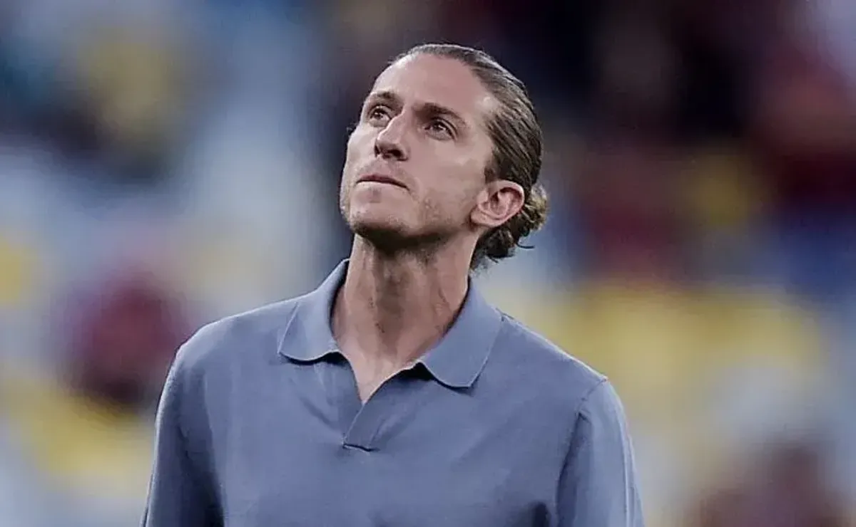Flamengo toma decisão sobre renovar com Filipe Luís e exige garantia de permanência