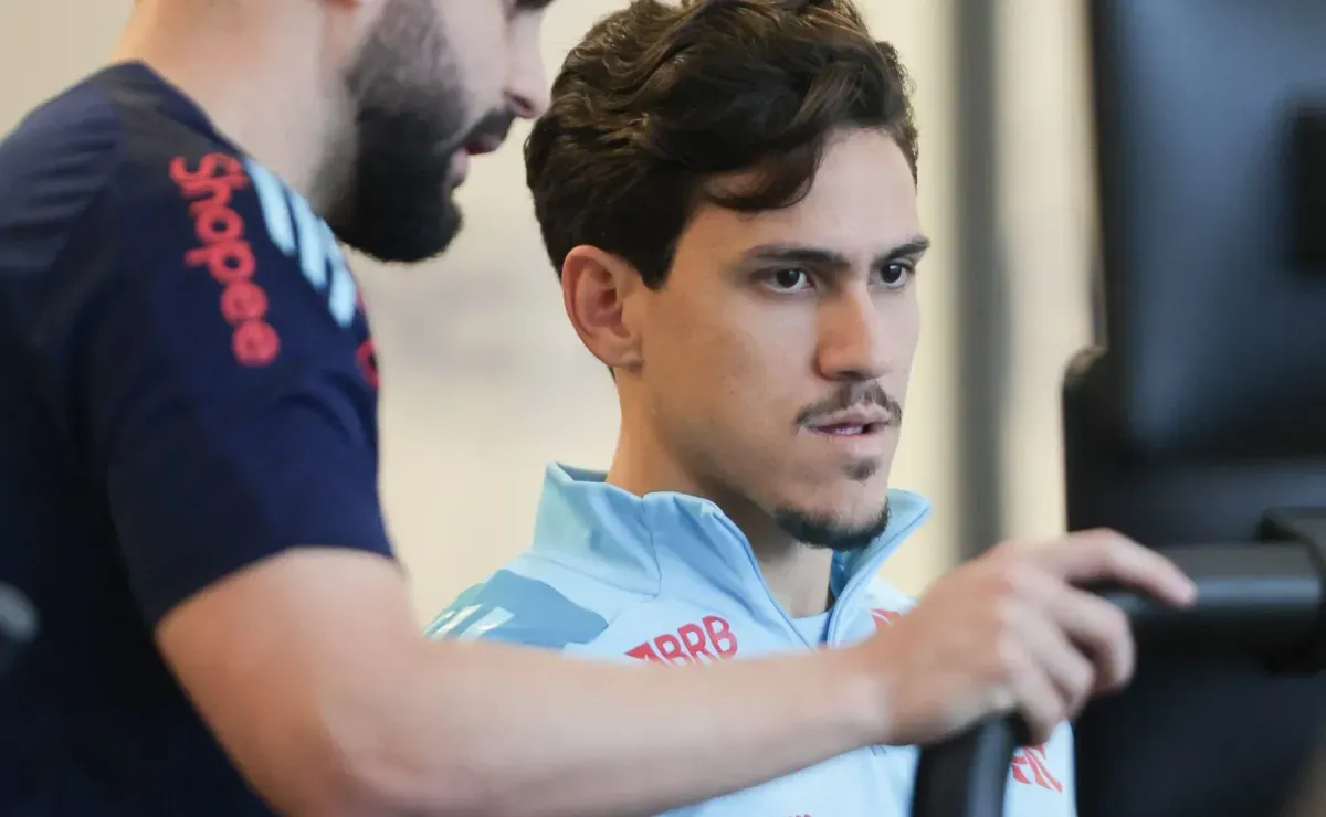 Pedro brilha no Flamengo e deve começar titular contra o Palmeiras