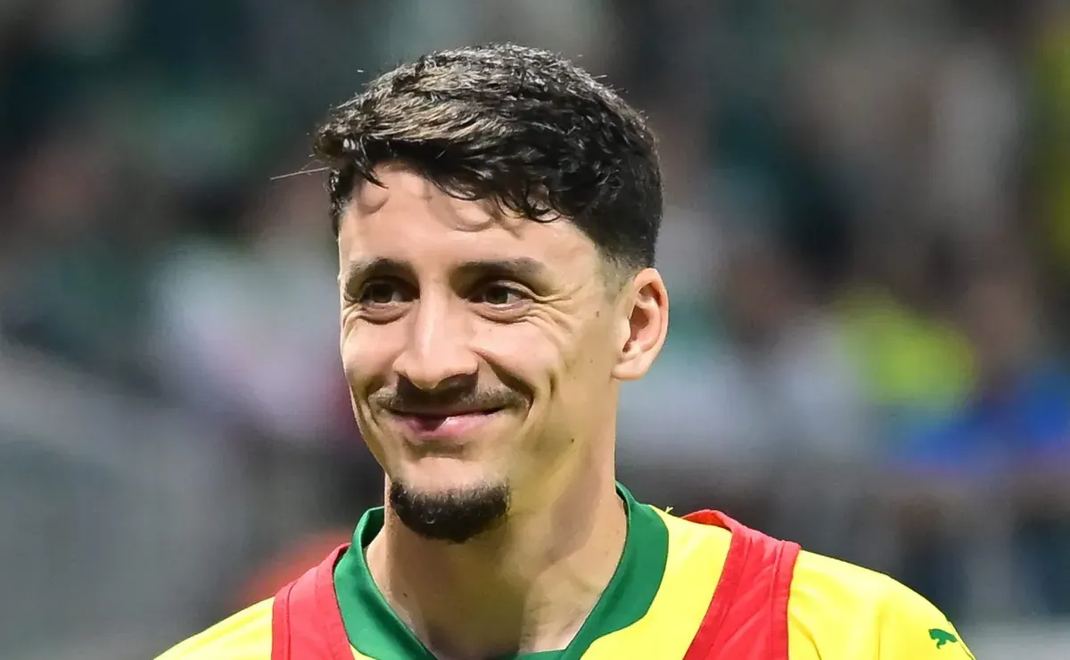 Piquerez, do Palmeiras, revela torcida em Flamengo x Cruzeiro no Maraca