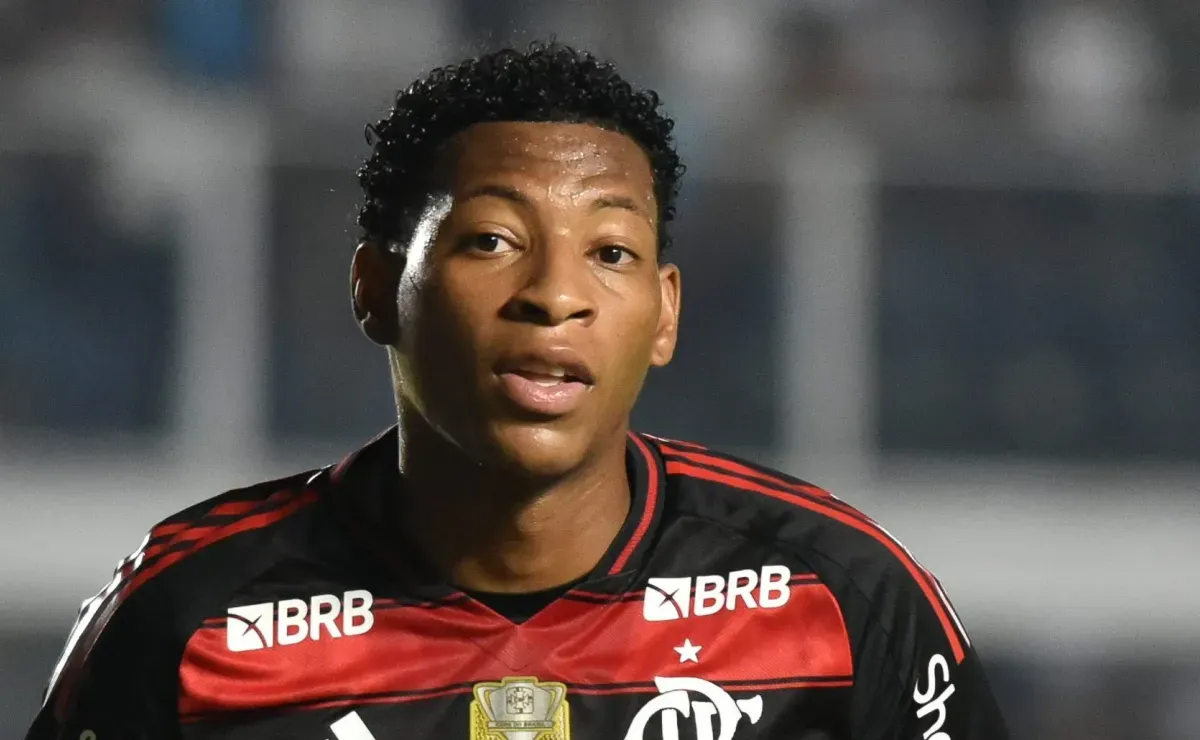 Plata explica polêmica após foto vazada em festa no domingo (26)