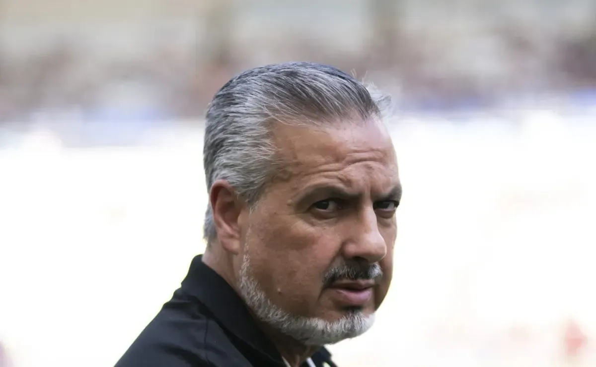 Rossi irá renovar com Flamengo e novo salário é revelado