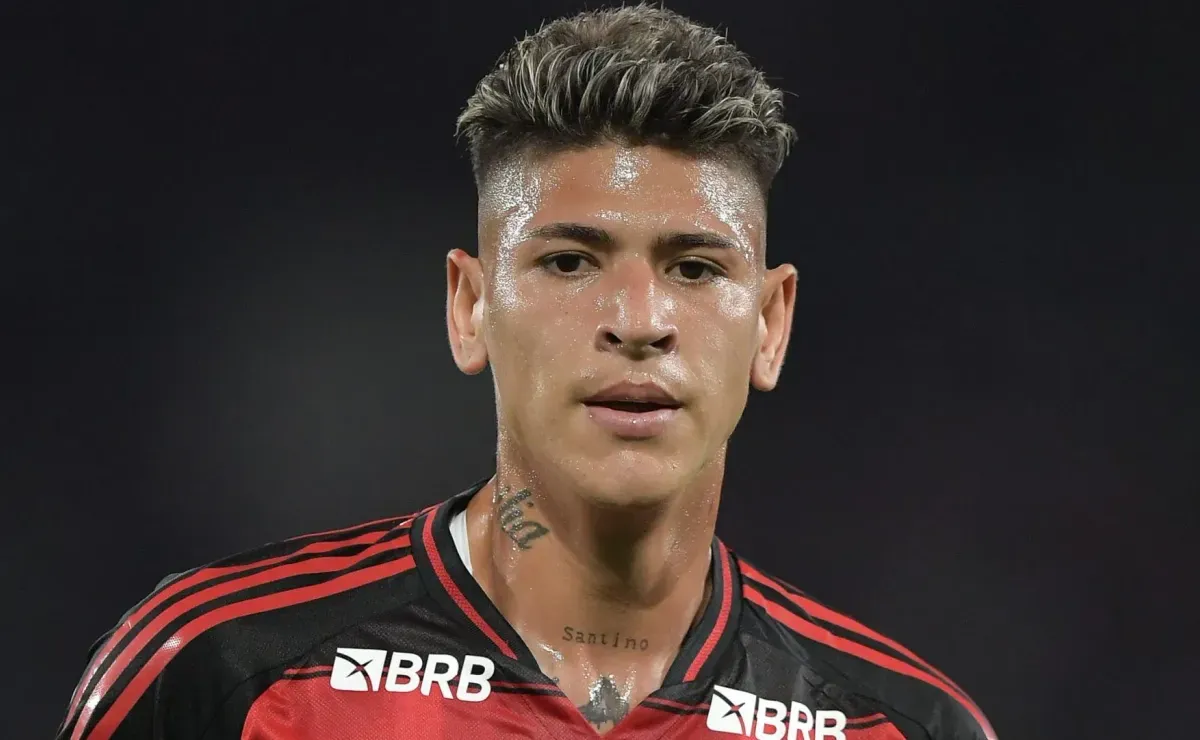 Torcida do Flamengo exalta Carrascal contra o Racing: “Dono do jogo”