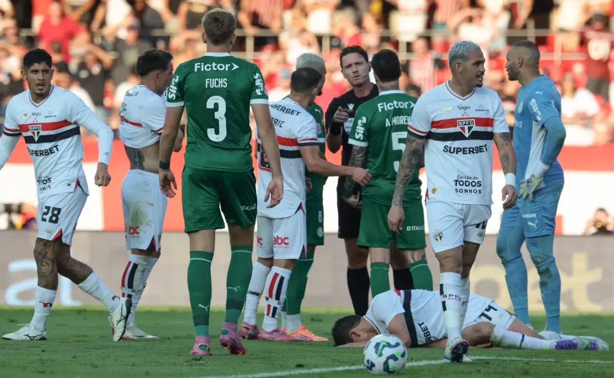 VAR de São Paulo x Palmeiras é exposto em polêmicas com Tapia e Andreas Pereira