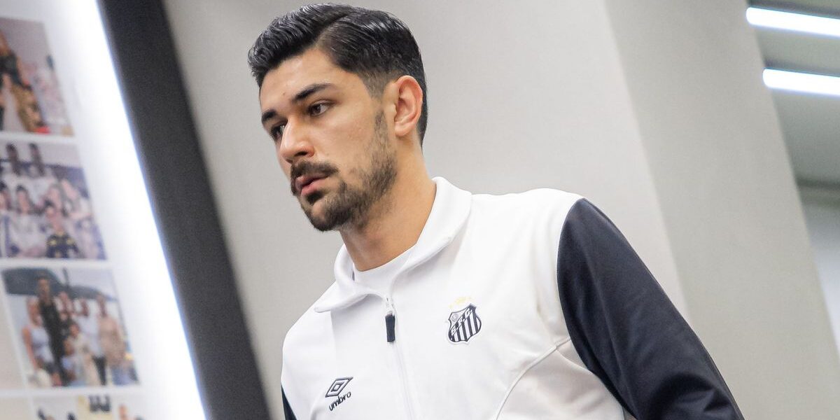 Neymar critica saída de Basso do Santos e revolta torcida