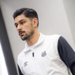 Neymar critica saída de Basso do Santos e revolta torcida