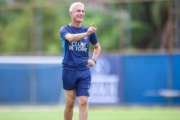 Grêmio sem Arthur: lesão, estreia e time para Bragantino