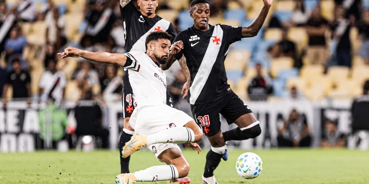 Vasco vira nos acréscimos e vence clássico contra o Fluminense