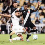 Vasco vira nos acréscimos e vence clássico contra o Fluminense