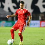 Inter vence Santos nos acréscimos em jogo eletrizante na Vila