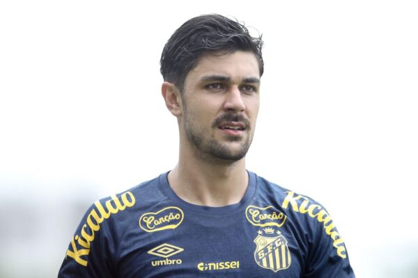 João Basso acerta com Cuiabá até o fim de 2024