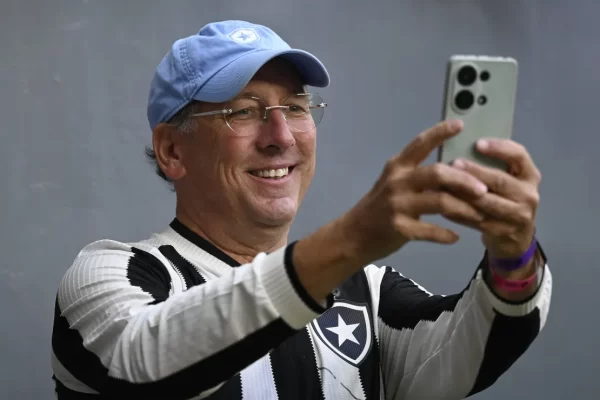 Textor provoca Vasco em desabafo sobre SAF do Botafogo