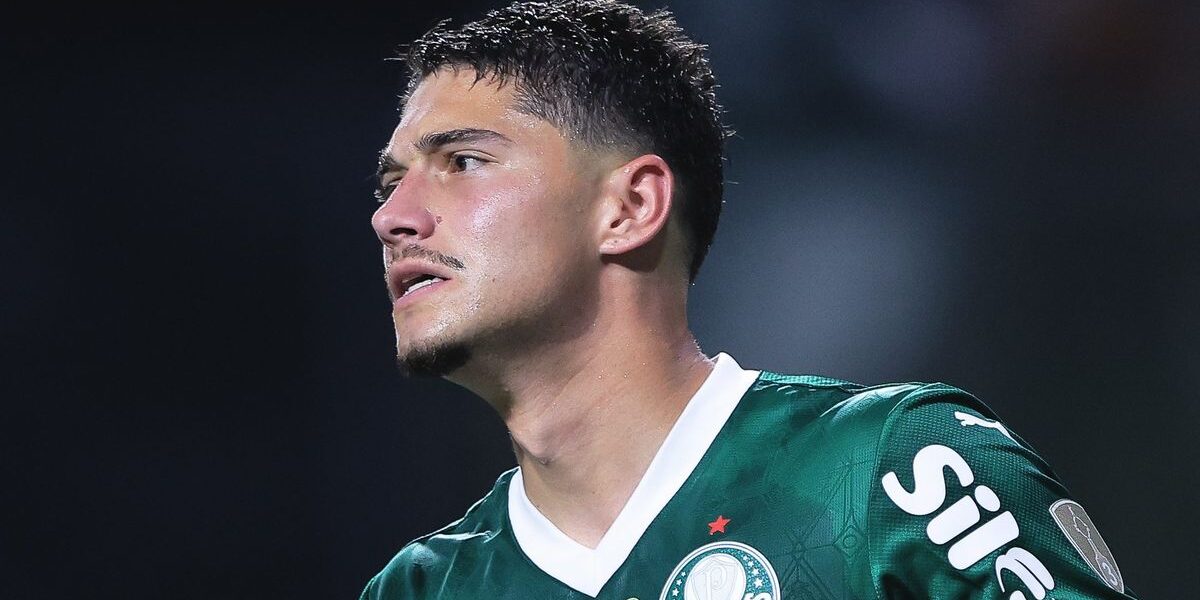 Crise na zaga do Palmeiras pode ‘ressuscitar’ Emi Martínez