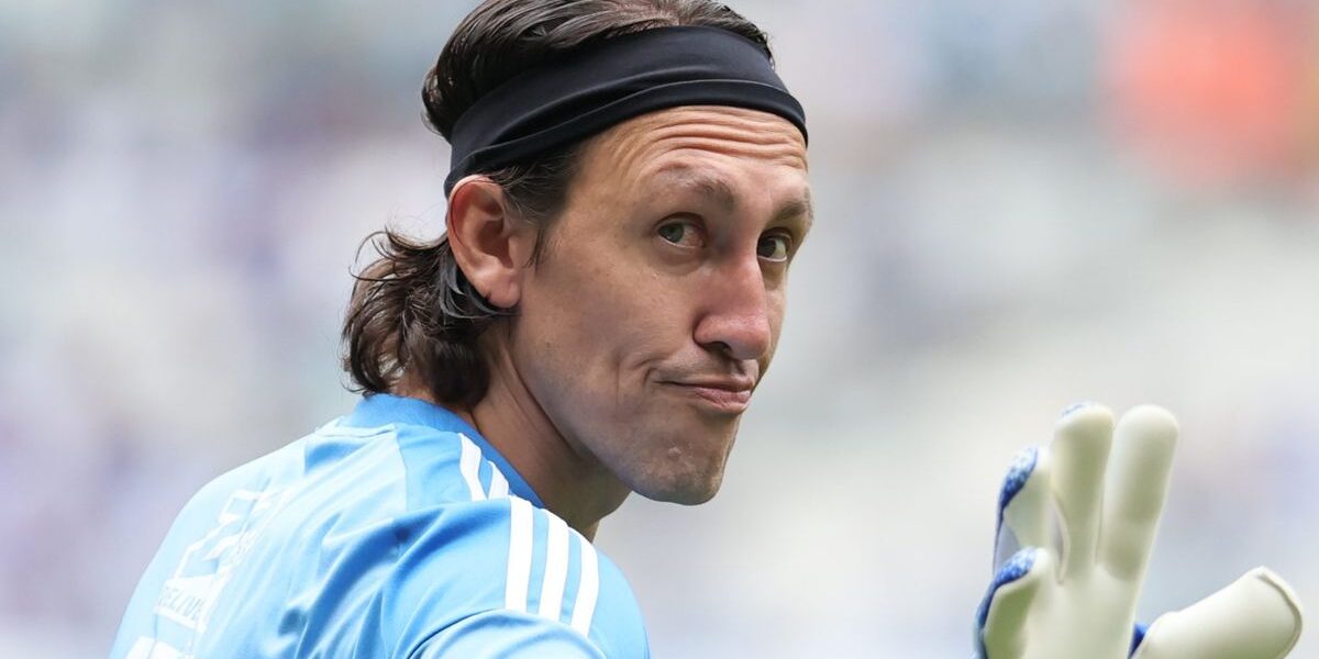 Lesão de Cássio é gravíssima: goleiro do Cruzeiro fica 8 meses fora