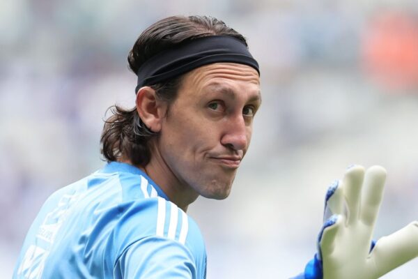 Lesão de Cássio é gravíssima: goleiro do Cruzeiro fica 8 meses fora