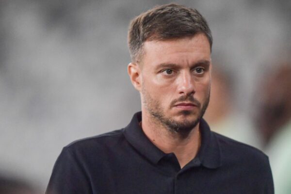 Botafogo sob pressão define time para enfrentar o Palmeiras